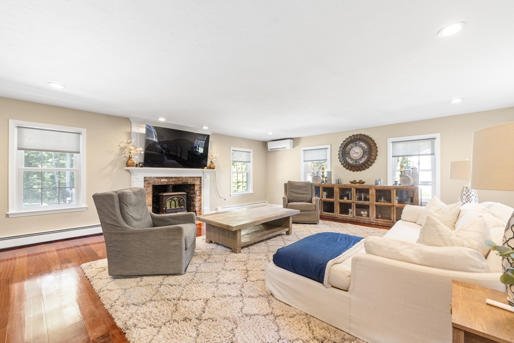 10 Winston Road Holliston, MA 01746 - Photo 19 of 38