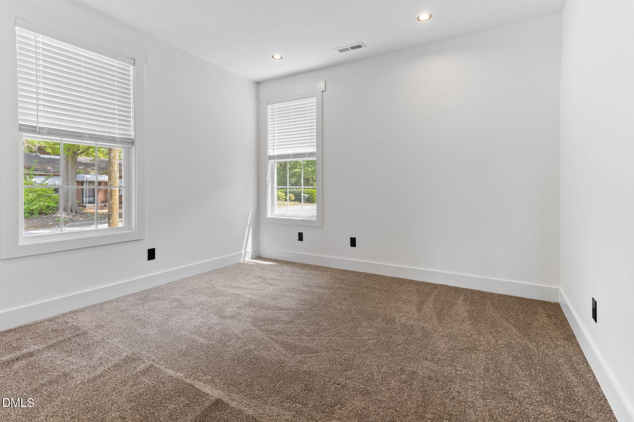 1300 Atlantic Street East Wilson, NC 27893 - Photo 15 of 28 an empty room with windows