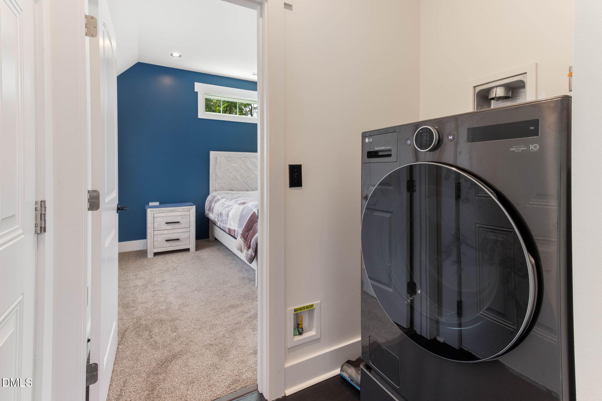 1300 Atlantic Street East Wilson, NC 27893 - Photo 22 of 28 a utility room with dryer and washer