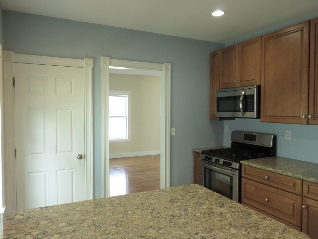 21 Harding Terrace Dedham, MA 02026 - Photo 5 of 30