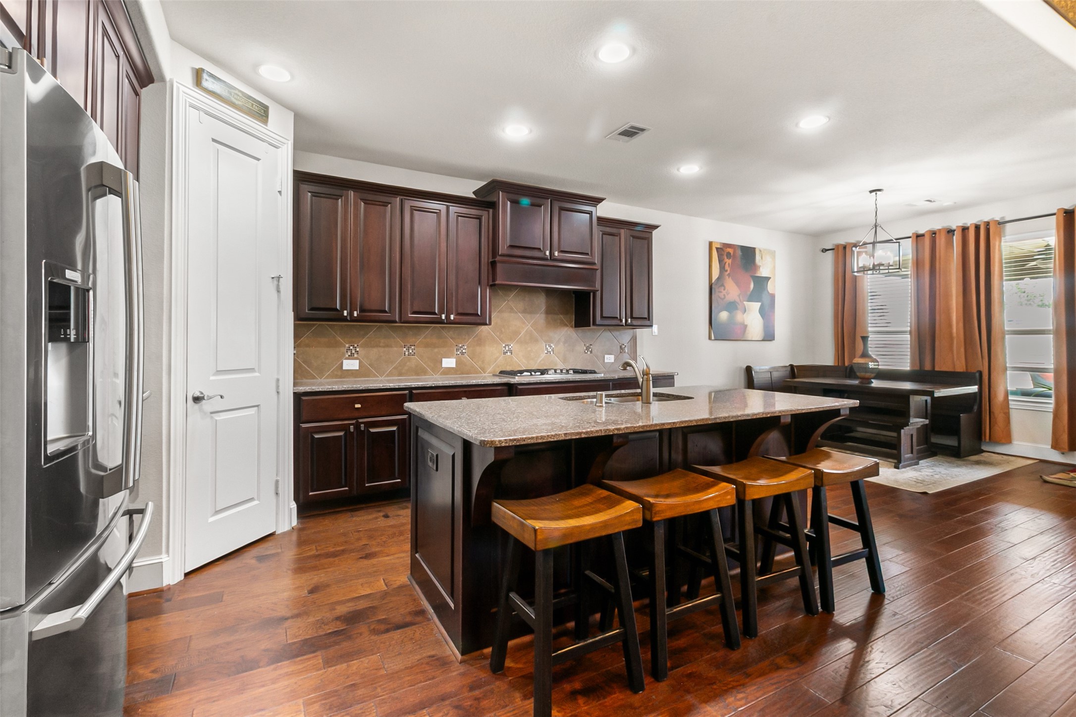 2735 Maple Oak Lane Manvel, TX 77578 - Photo 9 of 41 Spacious Kitchen