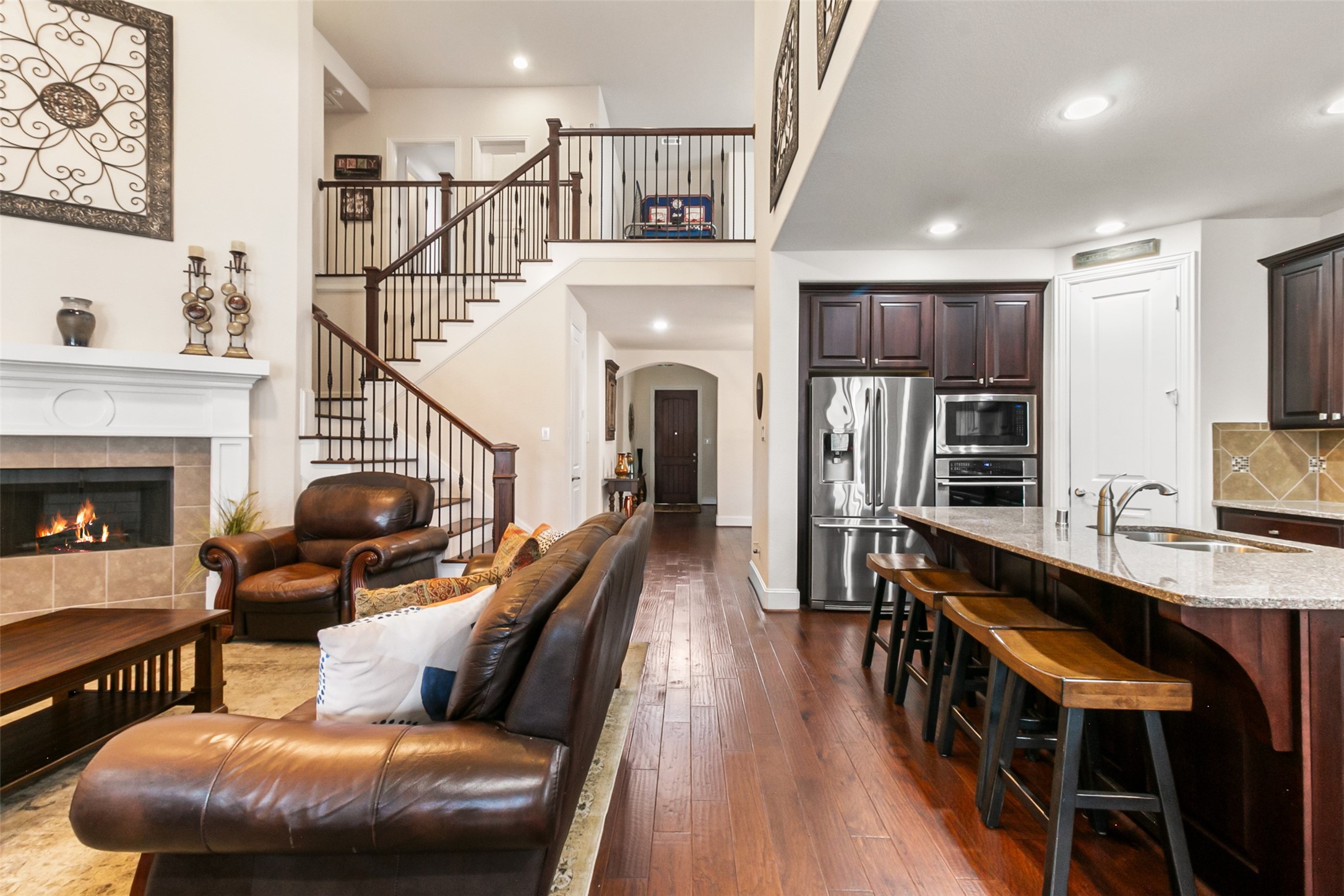 2735 Maple Oak Lane Manvel, TX 77578 - Photo 12 of 41 Family Room