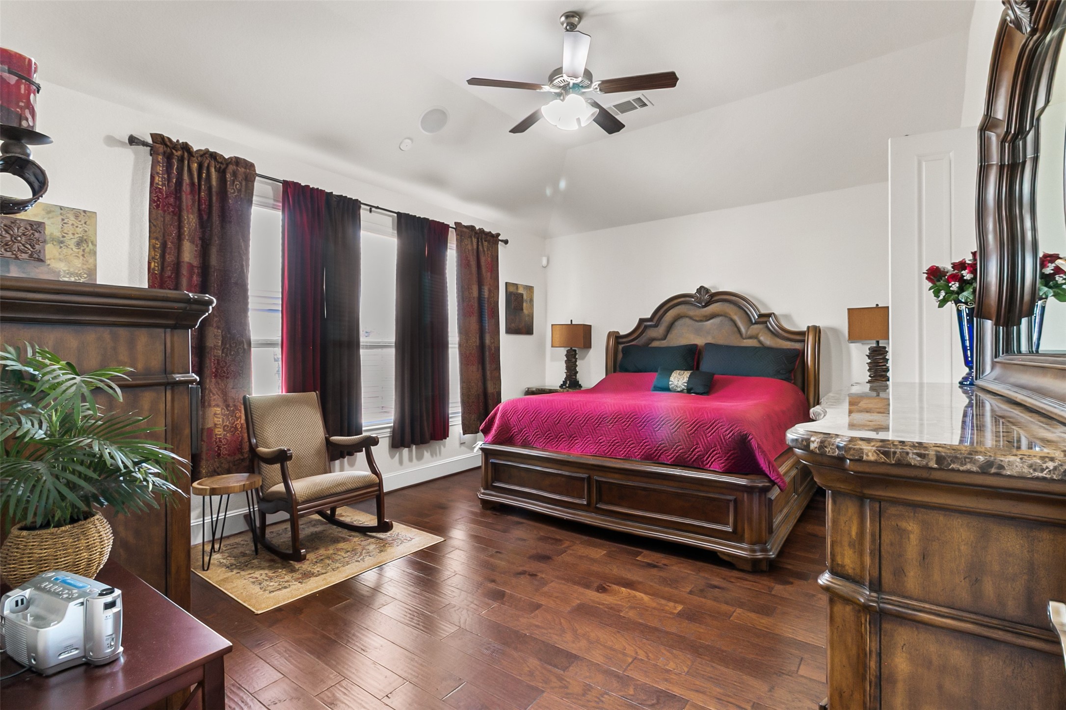 2735 Maple Oak Lane Manvel, TX 77578 - Photo 17 of 41 Primary Bedroom/Downstairs