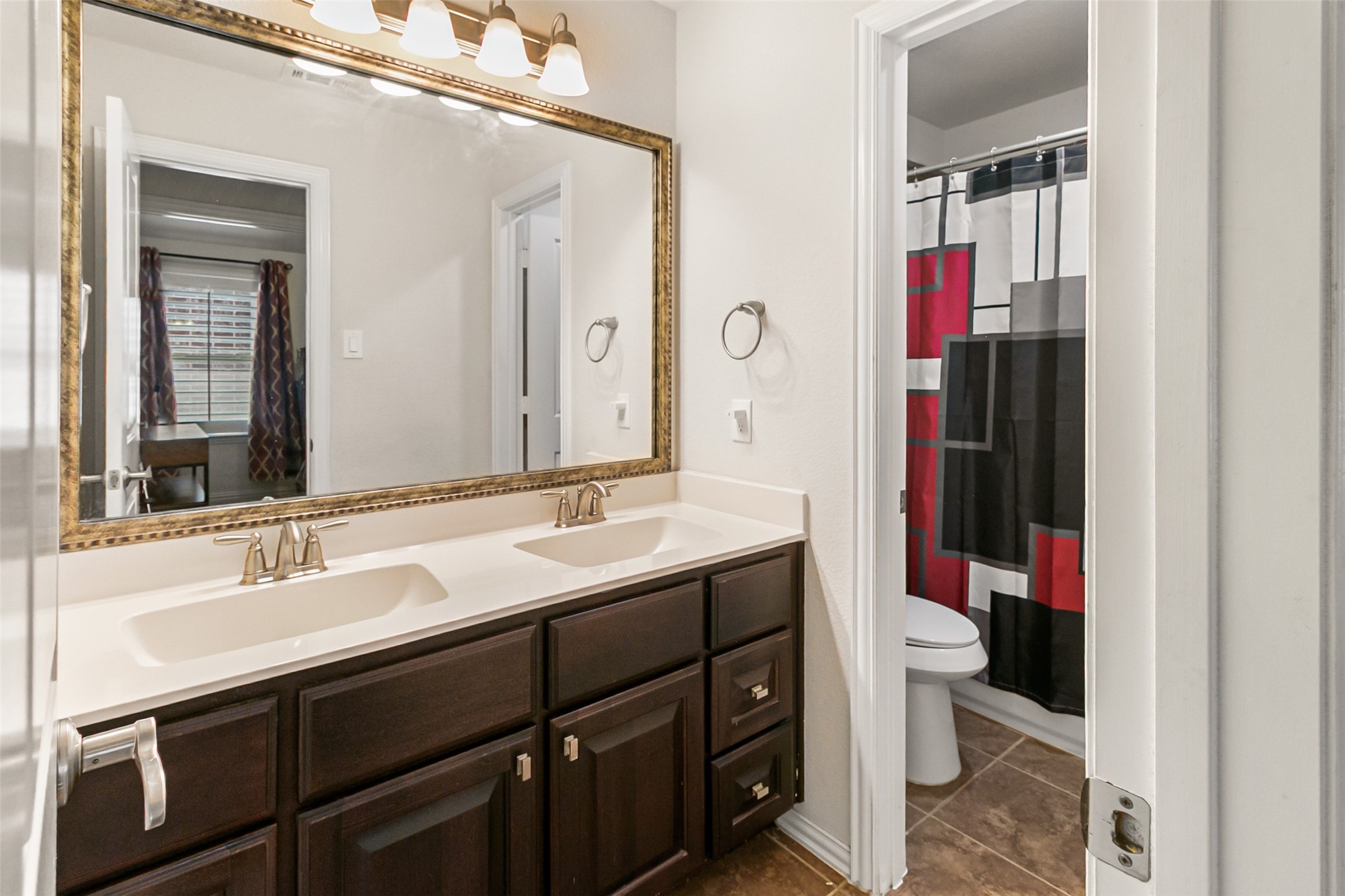 2735 Maple Oak Lane Manvel, TX 77578 - Photo 22 of 41 Downstairs Guest Ensuite