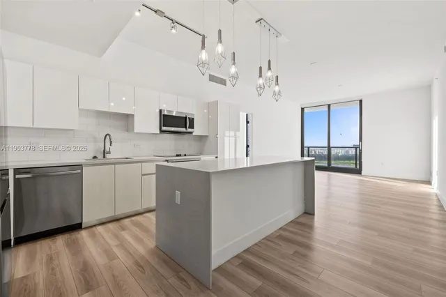 $4,562 | 101 Diplomat Parkway, Unit 2503, Hallandale Beach, FL 33009