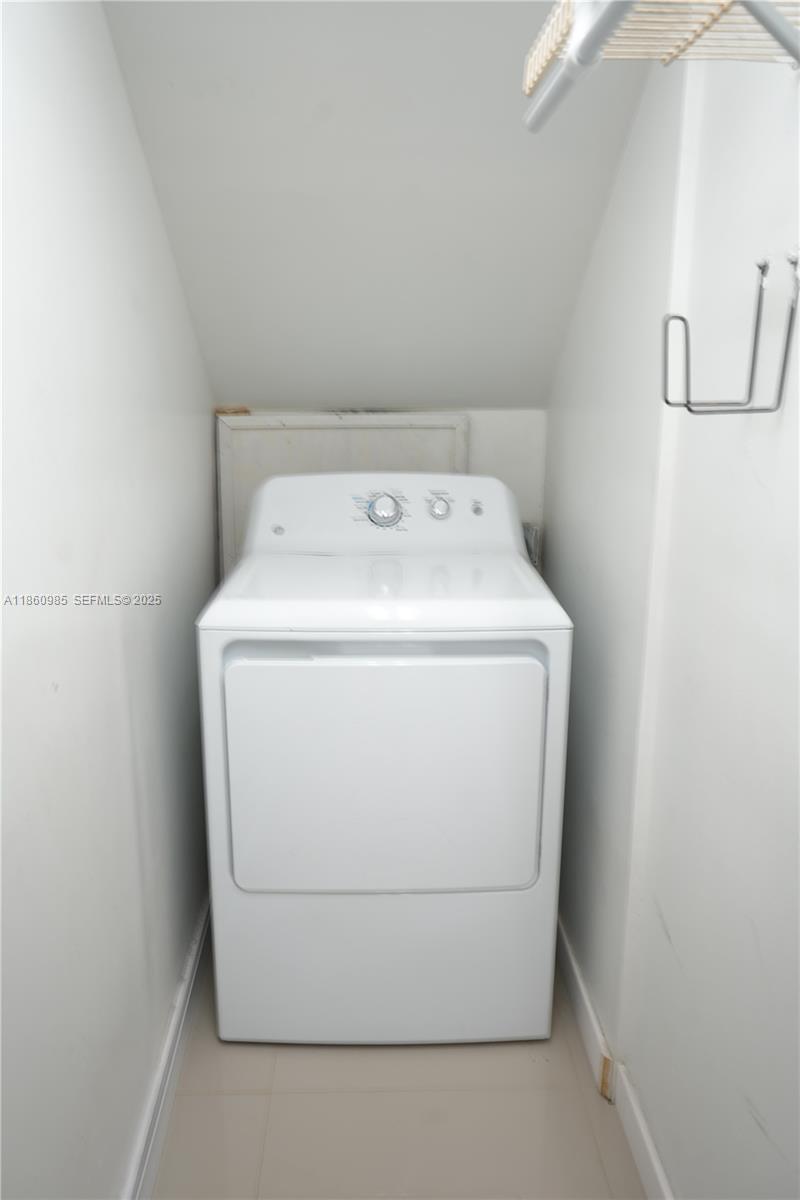 2800 South University Drive, Unit 2A Davie, FL 33328 - Photo 12 of 23 a utility room with dryer and washer