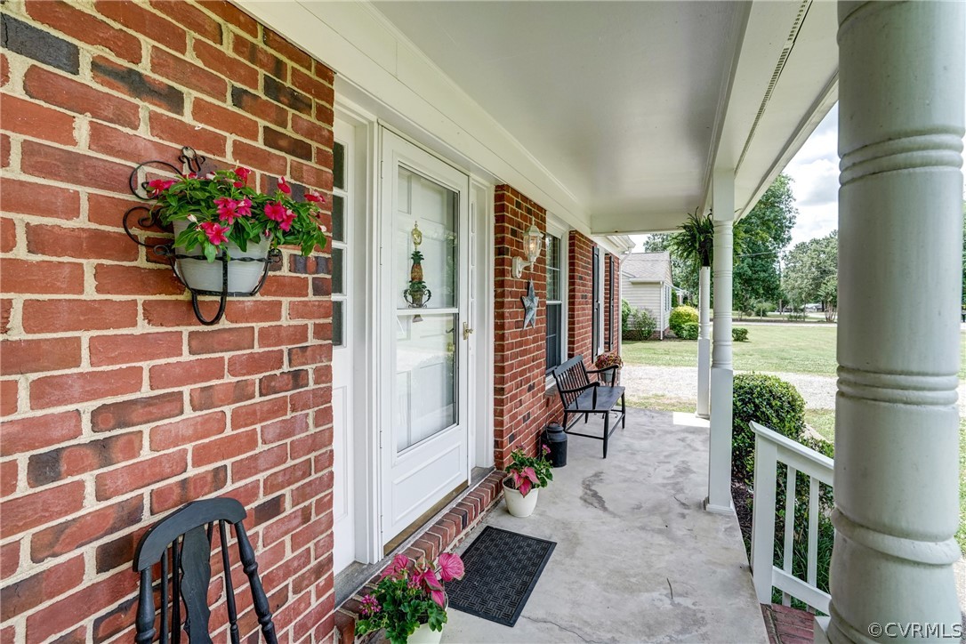 8001 Woodbrook Road Quinton, VA 23141 - Photo 6 of 44 Gallery Image 6