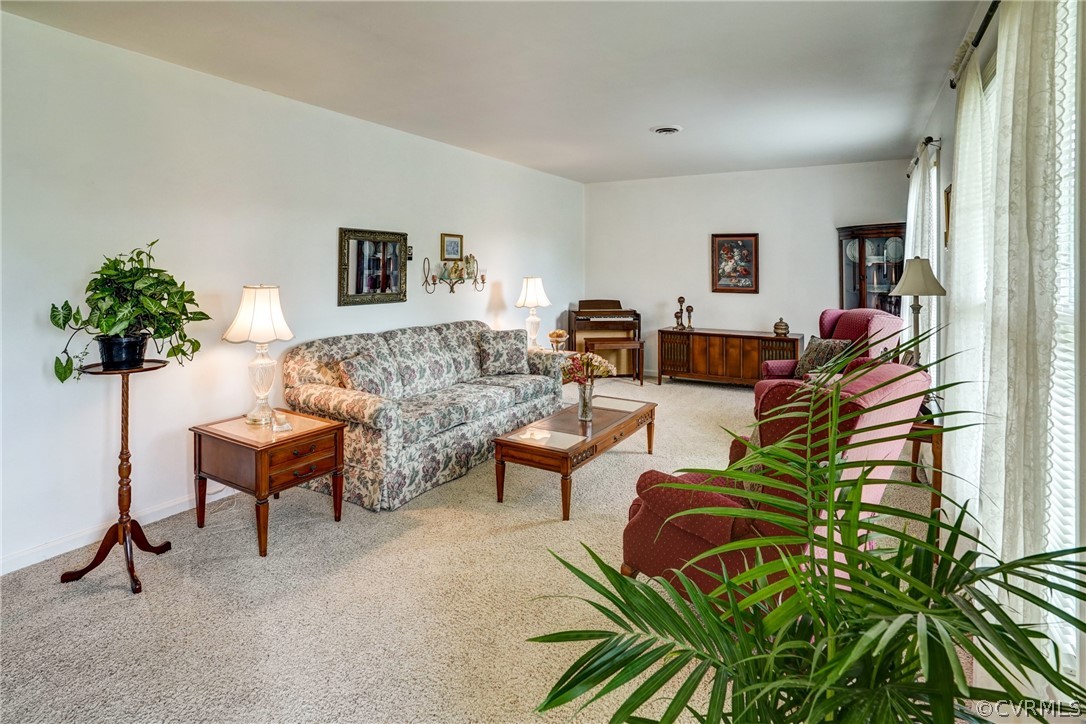 8001 Woodbrook Road Quinton, VA 23141 - Photo 8 of 44 Gallery Image 8