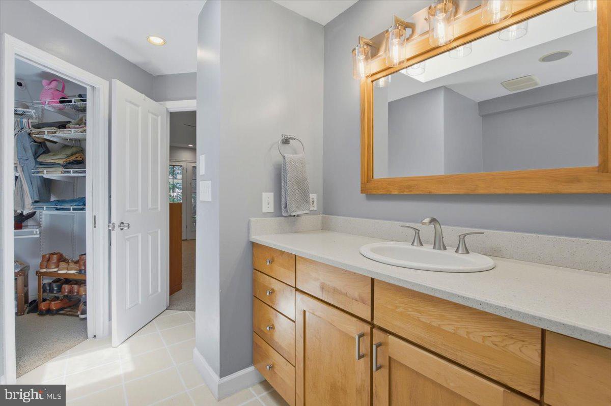 5803 Hall Street Burke, VA 22015 - Photo 35 of 77