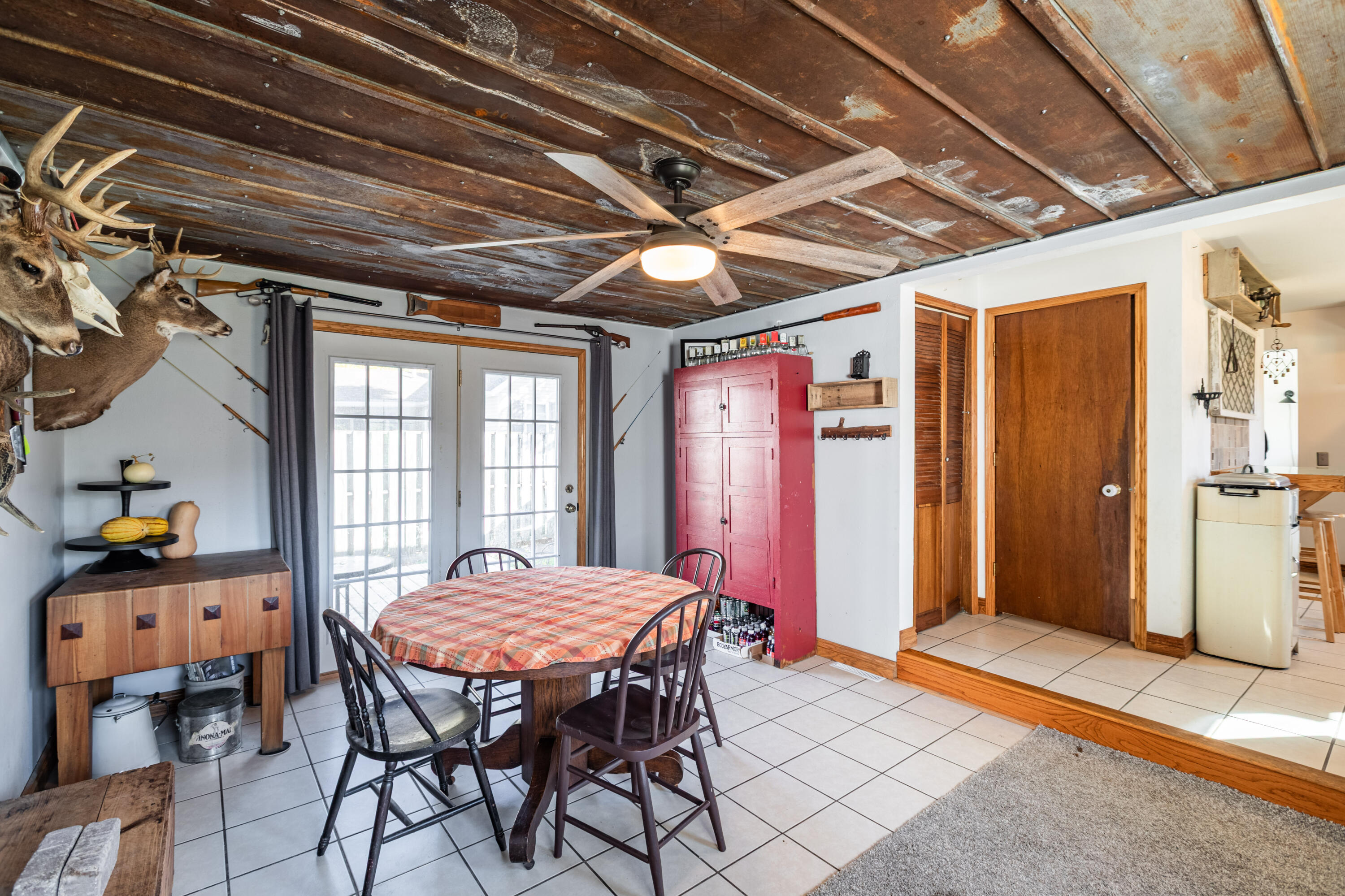 3147 29th Street South La Crosse, WI 54601 - Photo 3 of 13 C24I6459-HDR