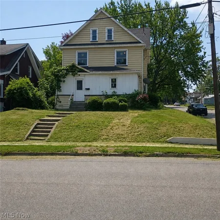 $249,900 | 182 Elm Street, Struthers, OH 44471