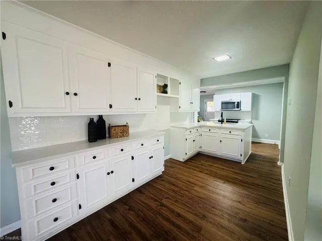 $369,900 | 810 Ferndale Boulevard, High Point, NC 27262