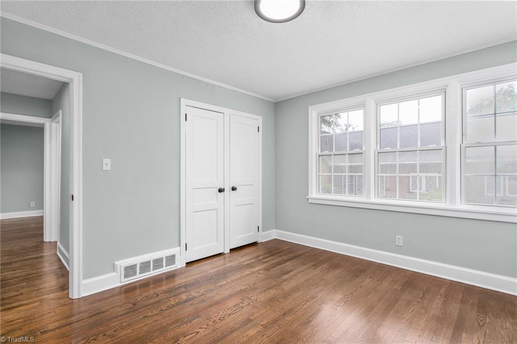 810 Ferndale Boulevard High Point, NC 27262 - Photo 21 of 36 2nd Bedroom