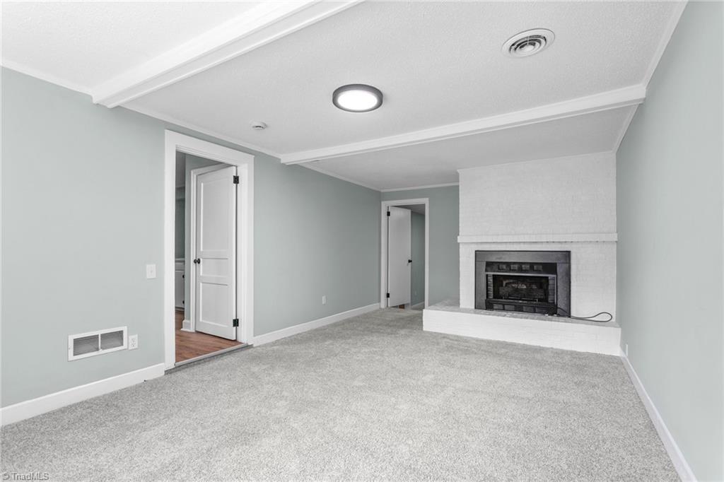 810 Ferndale Boulevard High Point, NC 27262 - Photo 26 of 36 Primary Suite