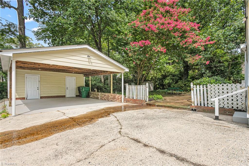 810 Ferndale Boulevard High Point, NC 27262 - Photo 34 of 36