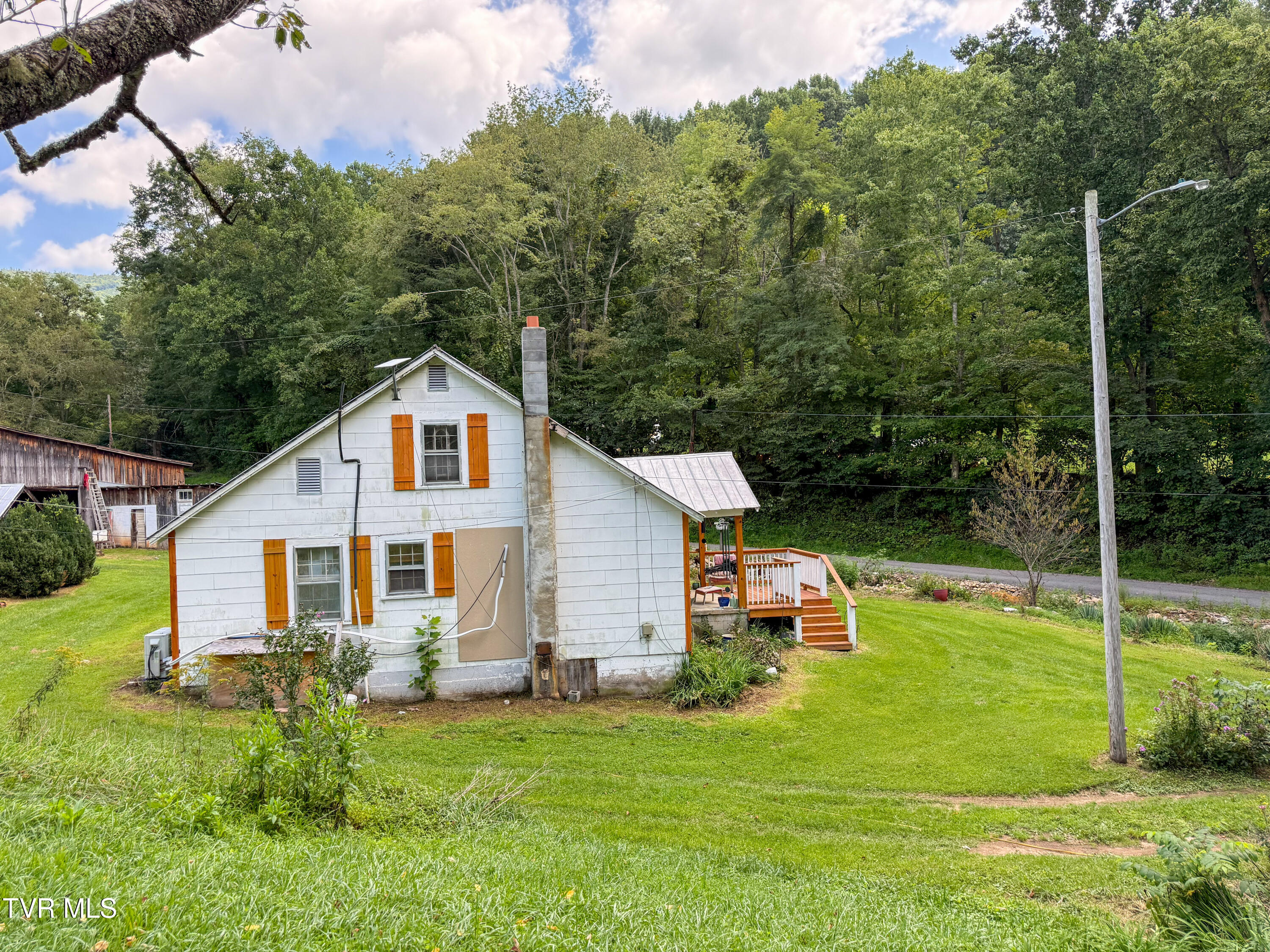 1091 Sandy Road Mountain City, TN 37683 - Photo 14 of 79 1091 Sandy Road 31
