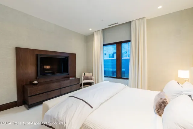 $250,000 | 405 South Monarch Street, Unit P2, Aspen, CO 81611