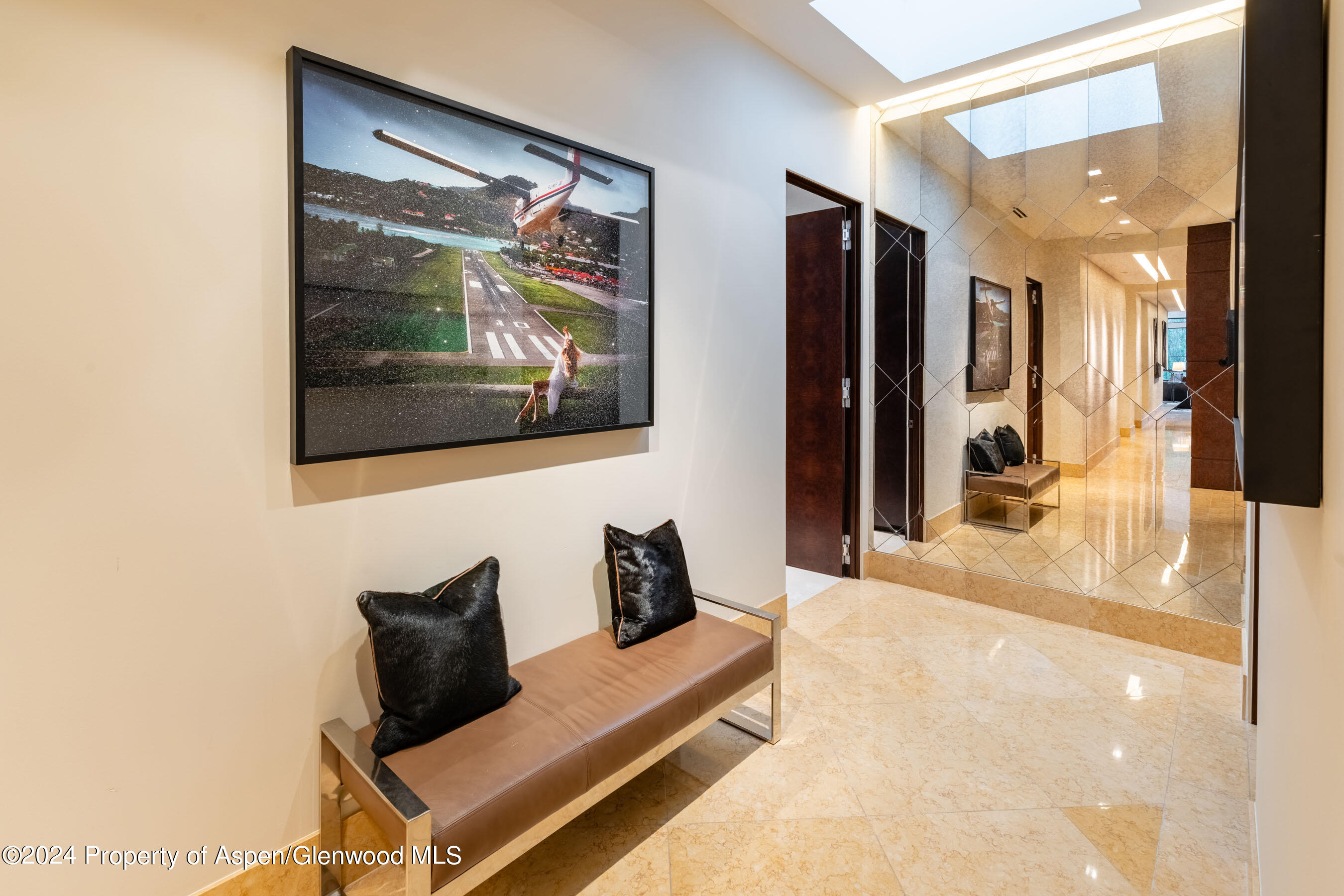405 South Monarch Street, Unit P2 Aspen, CO 81611 - Photo 26 of 34 Foyer