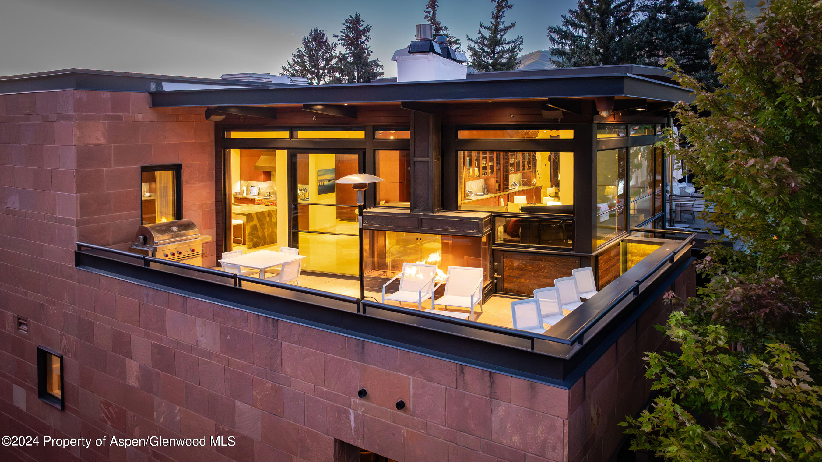 405 South Monarch Street, Unit P2 Aspen, CO 81611 - Photo 33 of 34 Penthouse at Dusk