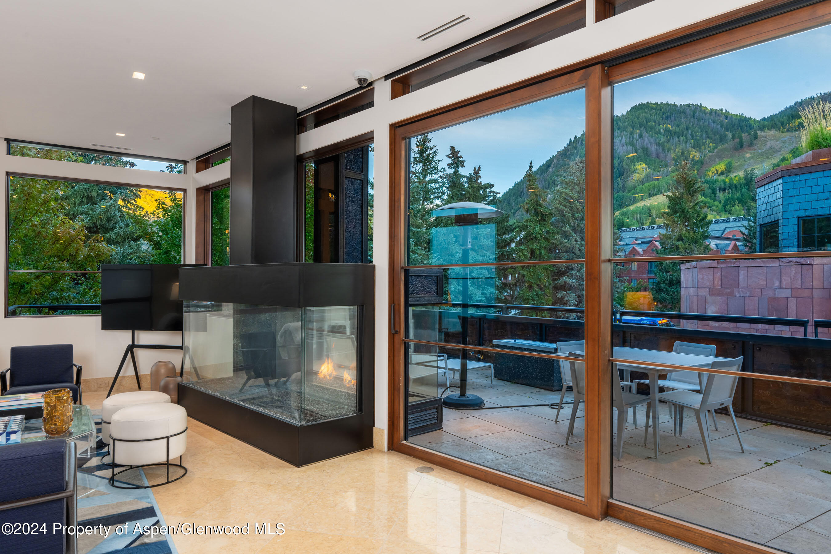 405 South Monarch Street, Unit P2 Aspen, CO 81611 - Photo 4 of 34 Living Area flows to the Deck