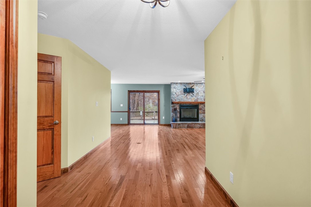6 Grandview Heights Findlay, IL 62534 - Photo 3 of 36