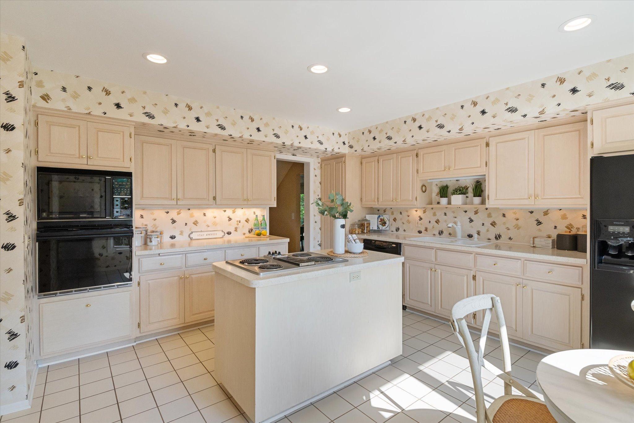 2400 Robin Oak Ridge Minnetonka, MN 55305 - Photo 17 of 48 Gallery Image 17