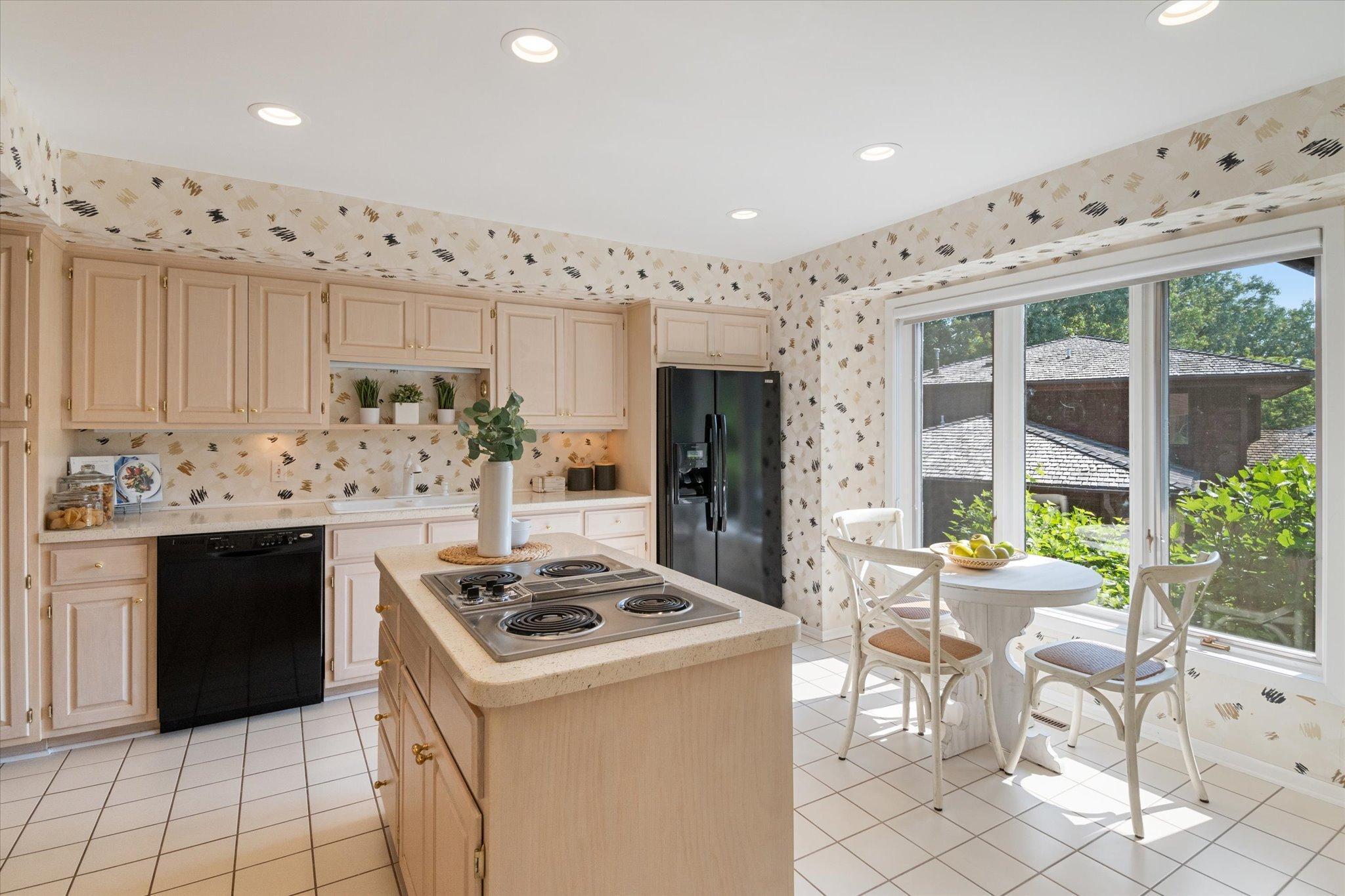 2400 Robin Oak Ridge Minnetonka, MN 55305 - Photo 18 of 48 Gallery Image 18