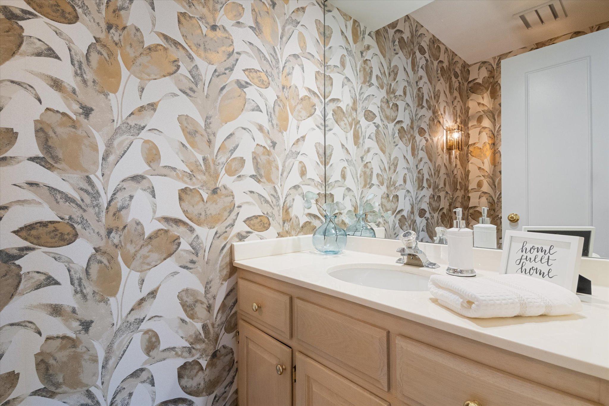 2400 Robin Oak Ridge Minnetonka, MN 55305 - Photo 22 of 48 Gallery Image 22