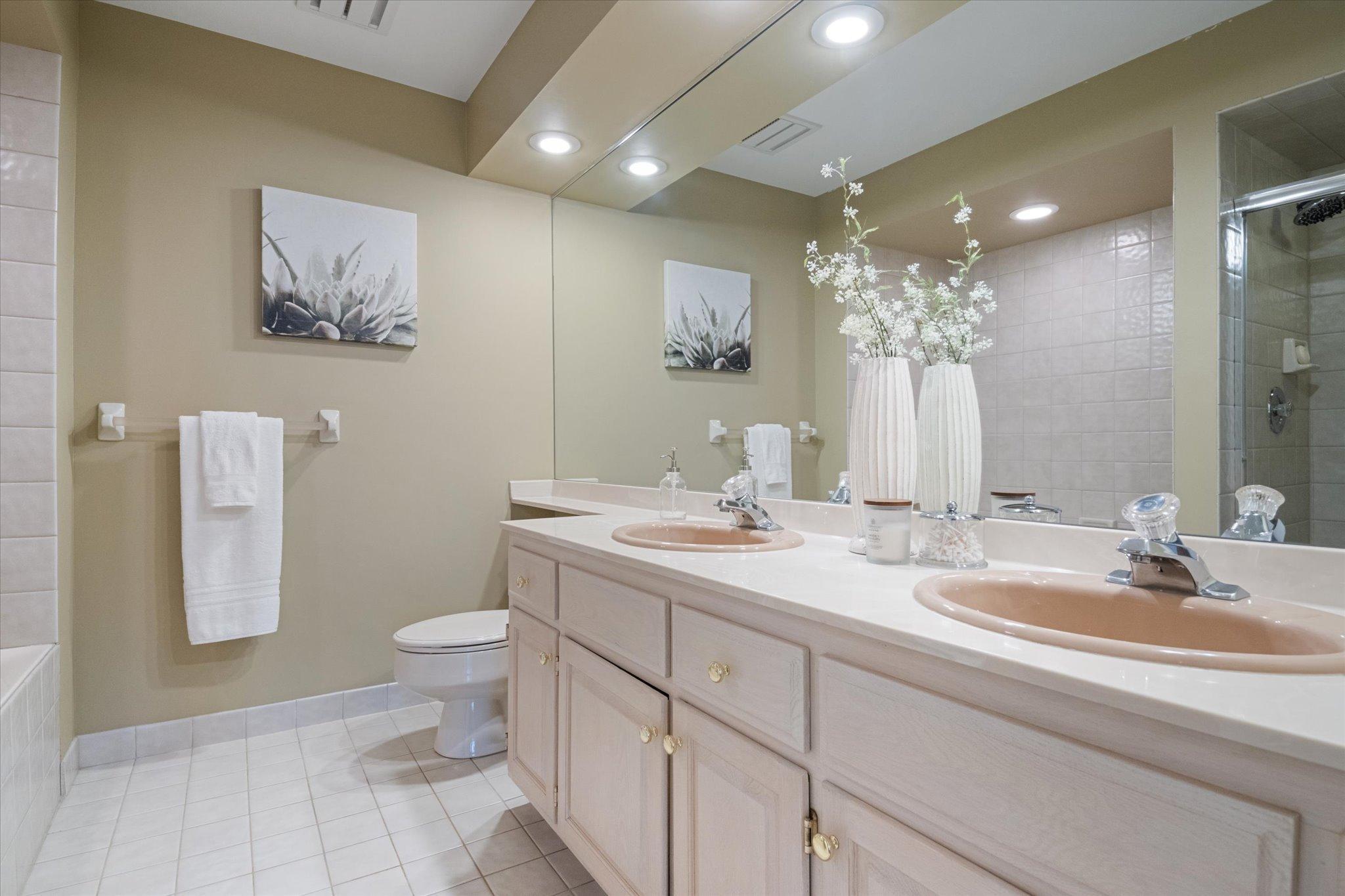 2400 Robin Oak Ridge Minnetonka, MN 55305 - Photo 26 of 48 Gallery Image 26
