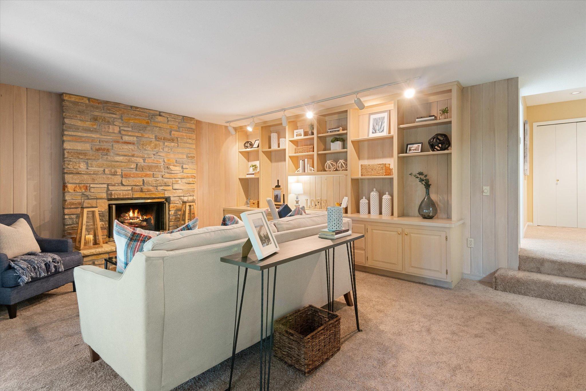 2400 Robin Oak Ridge Minnetonka, MN 55305 - Photo 33 of 48 Gallery Image 33