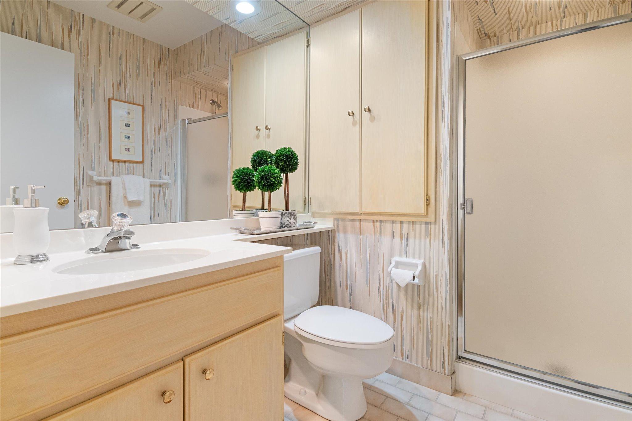 2400 Robin Oak Ridge Minnetonka, MN 55305 - Photo 36 of 48 Gallery Image 36