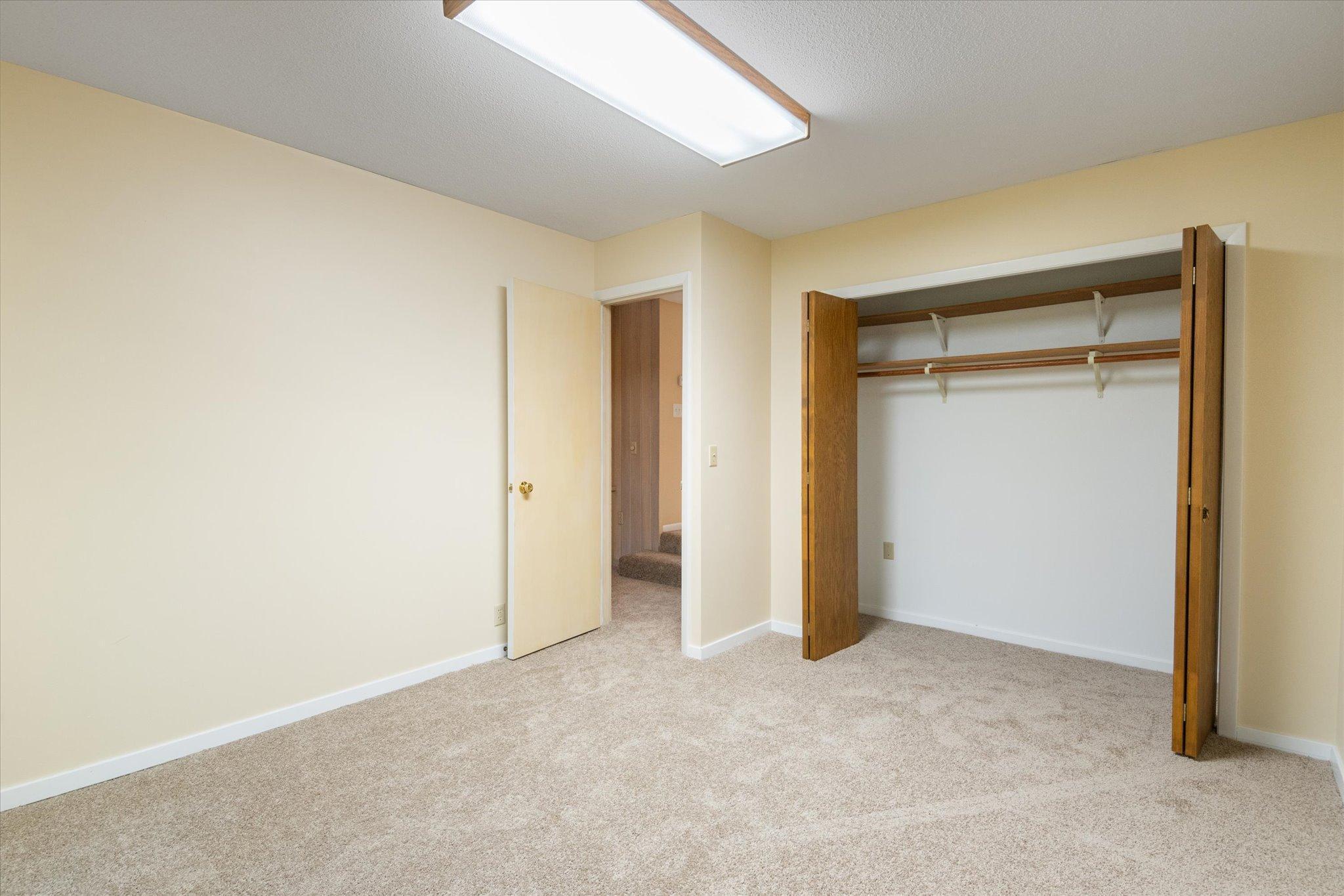 2400 Robin Oak Ridge Minnetonka, MN 55305 - Photo 39 of 48 Gallery Image 39