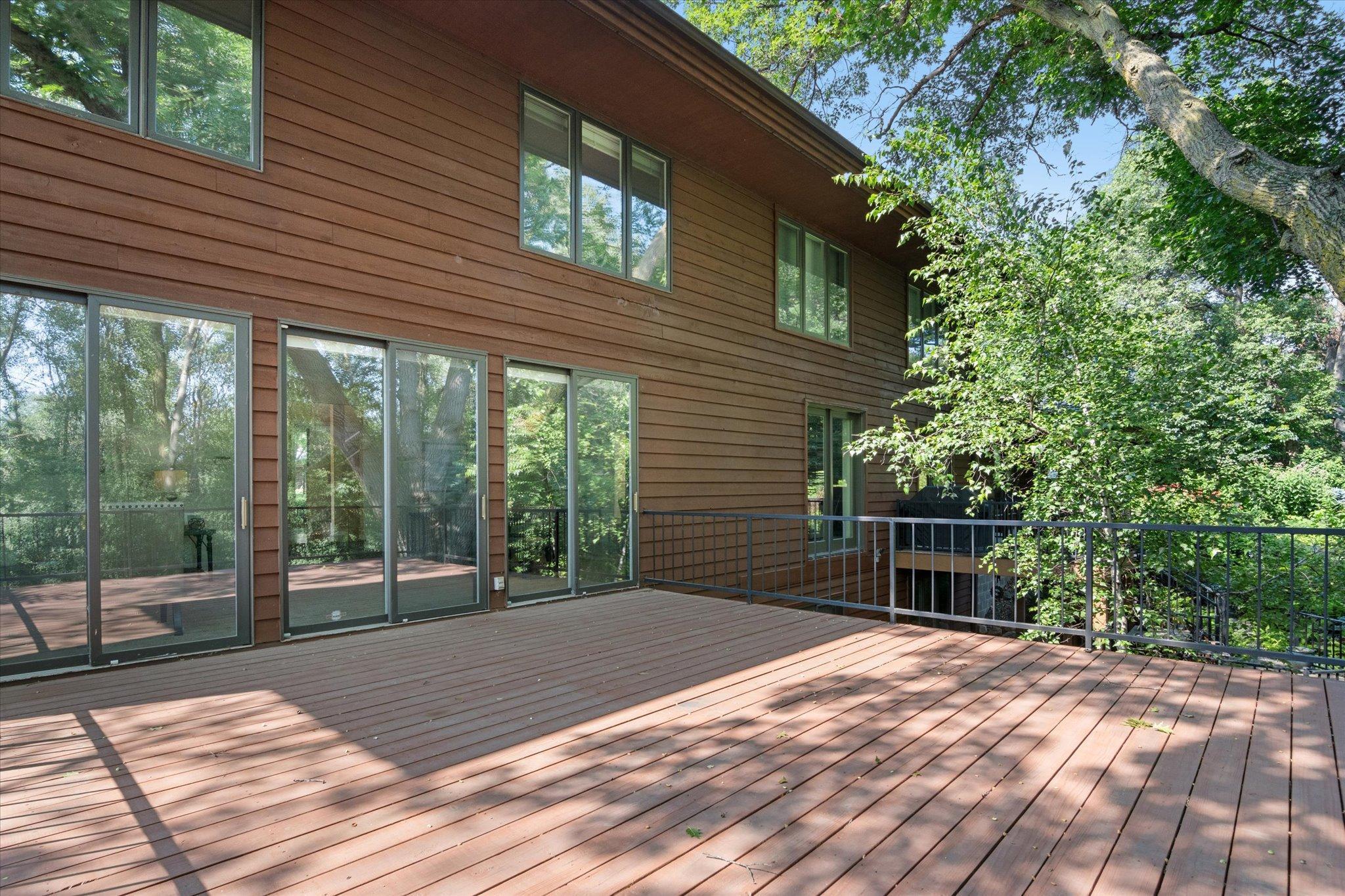 2400 Robin Oak Ridge Minnetonka, MN 55305 - Photo 41 of 48 Gallery Image 41