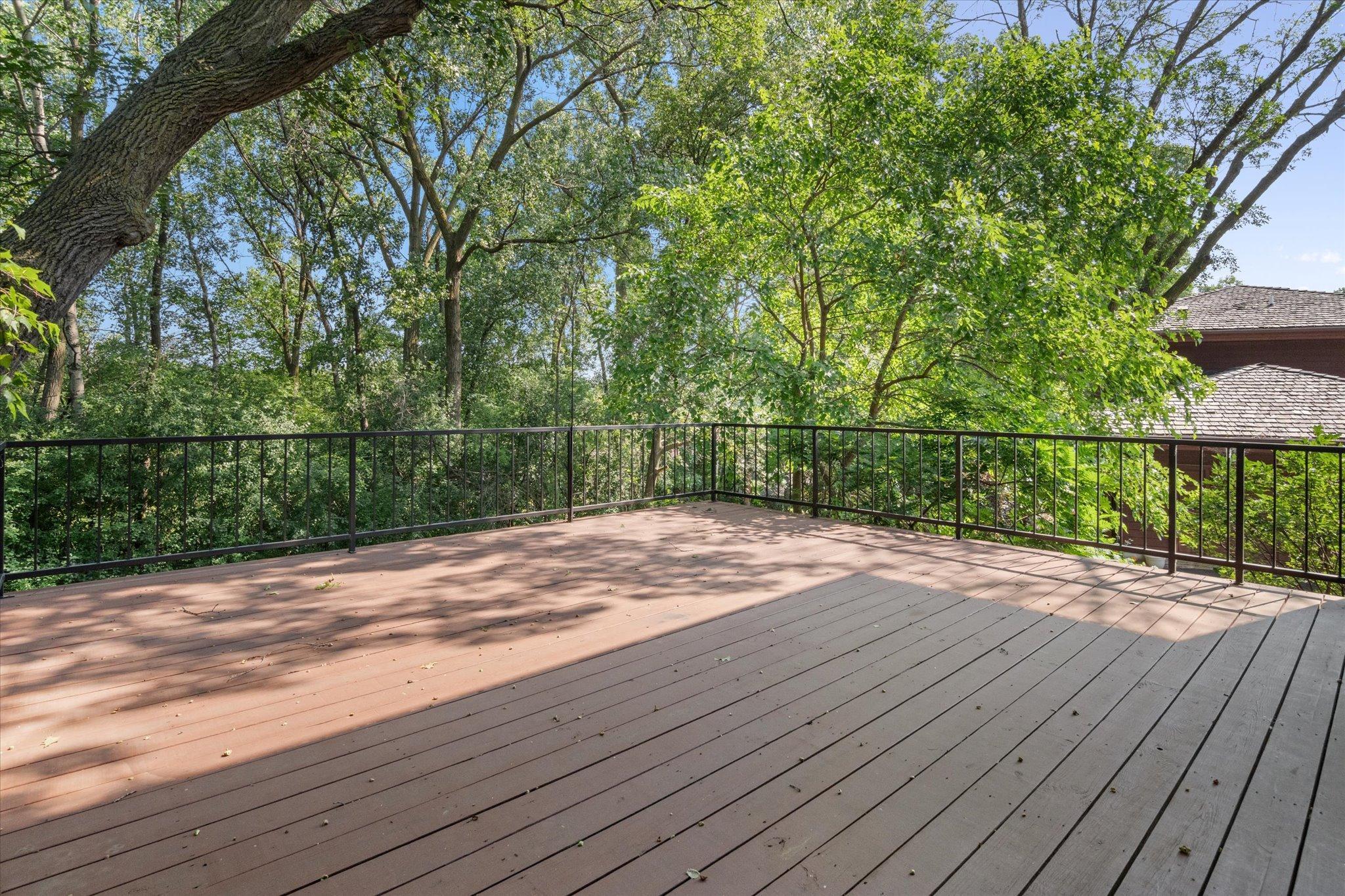 2400 Robin Oak Ridge Minnetonka, MN 55305 - Photo 43 of 48 Gallery Image 43