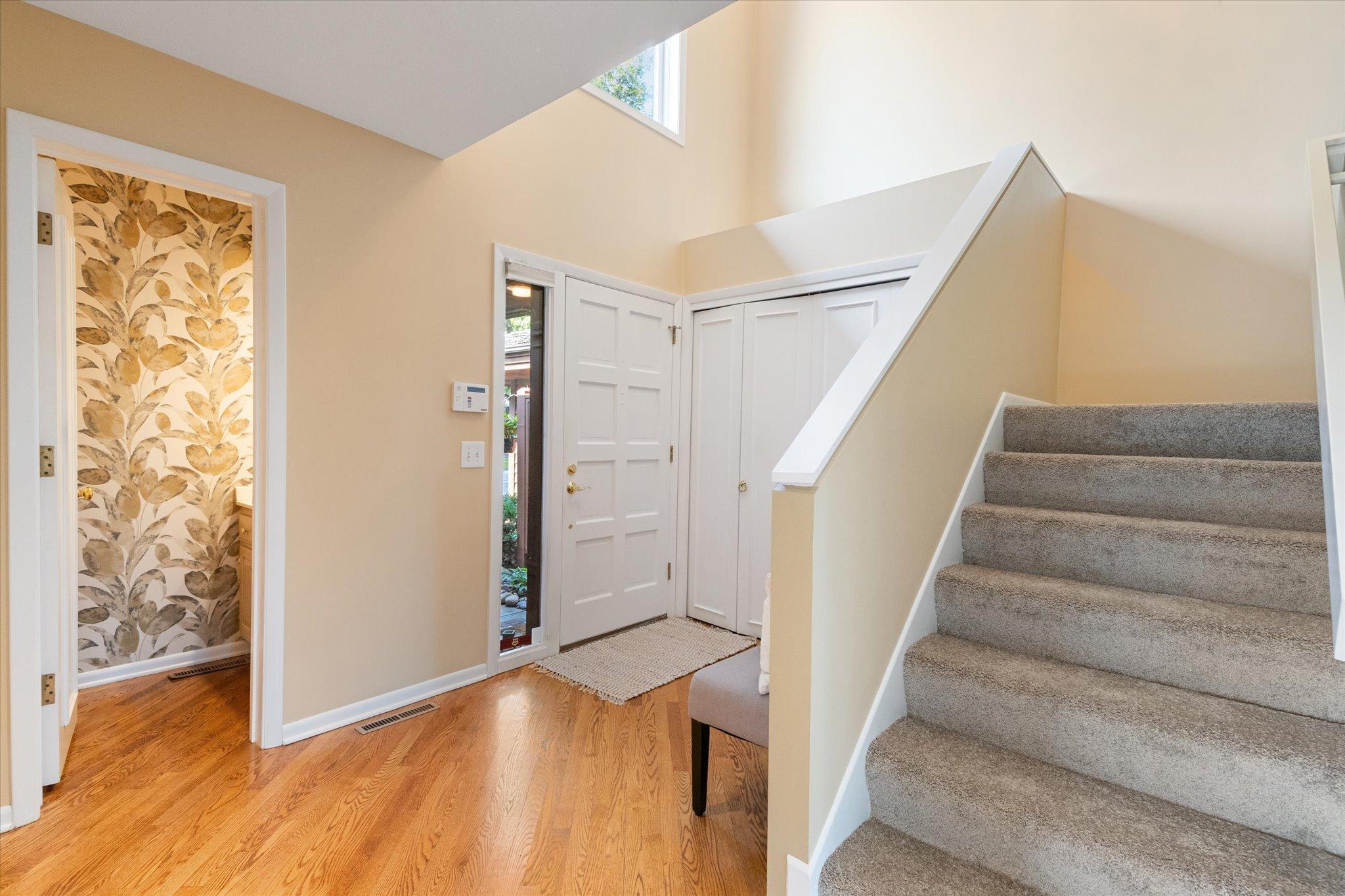 2400 Robin Oak Ridge Minnetonka, MN 55305 - Photo 10 of 48 Gallery Image 10
