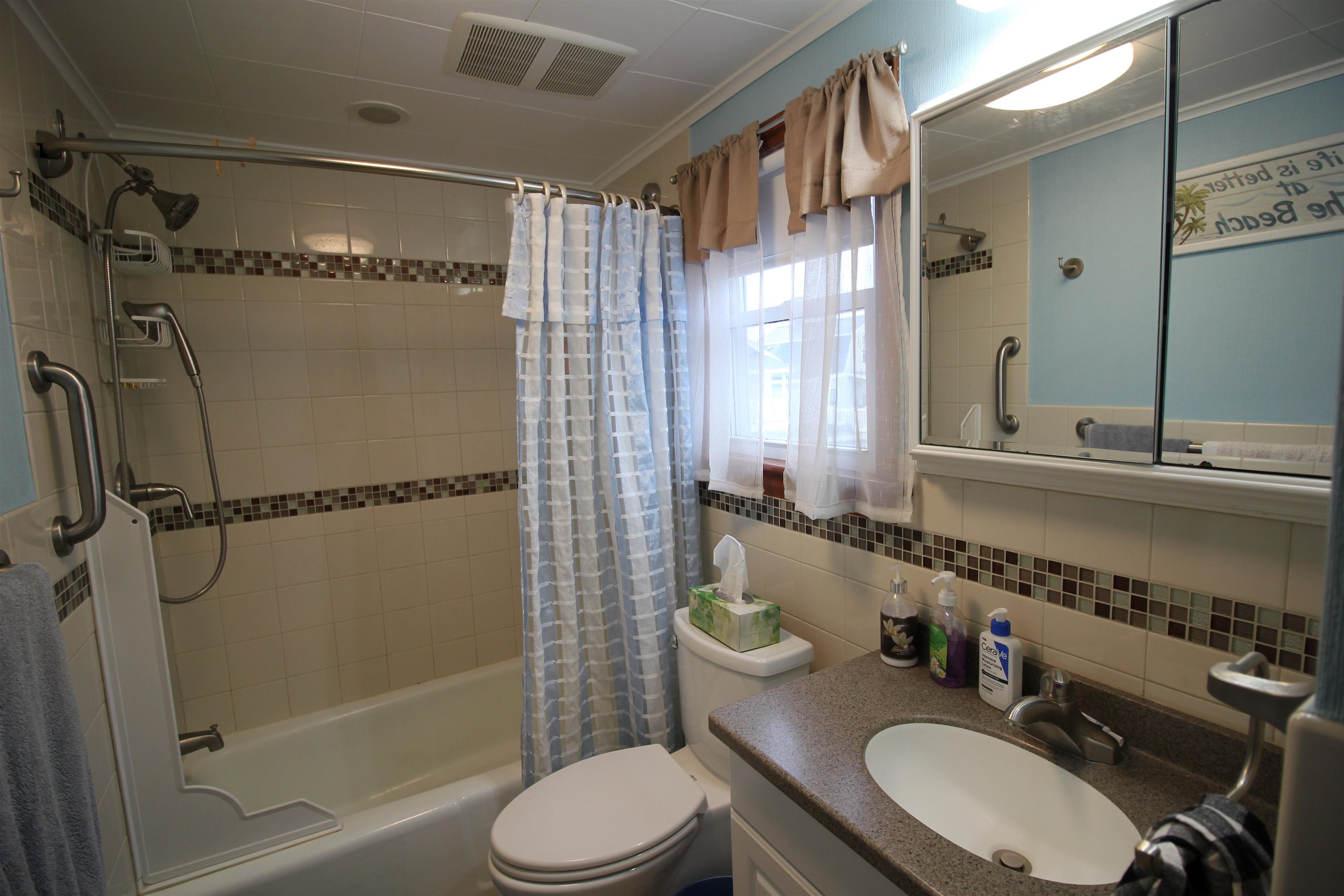 6 N Street, Unit 1 Hampton, NH 03842 - Photo 9 of 17 Gallery Image 9