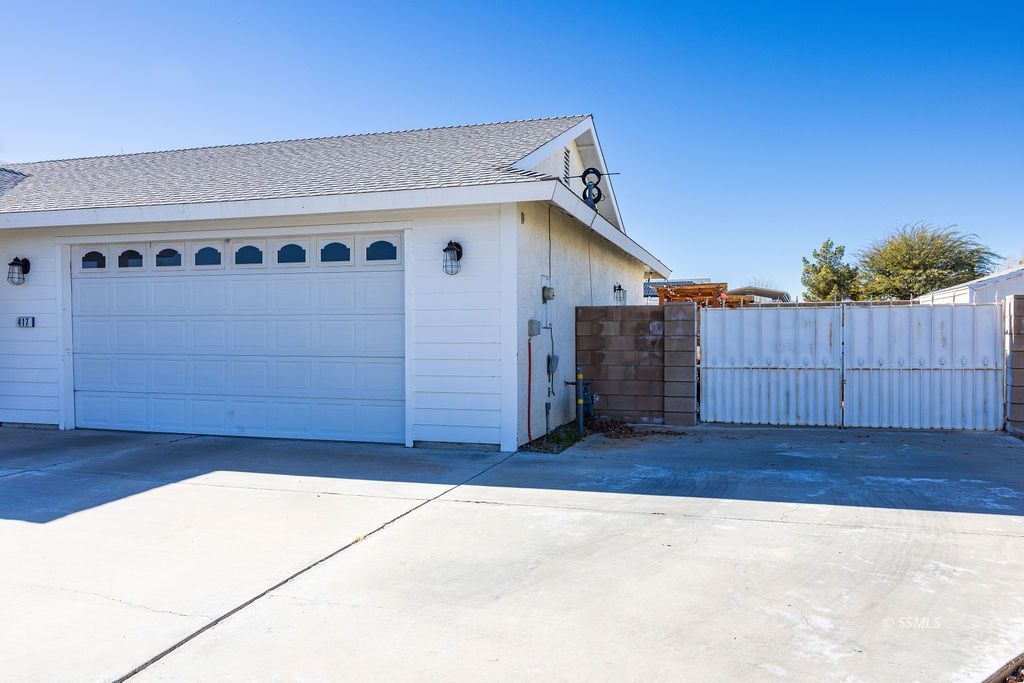 417 South Inyo Street Ridgecrest, CA 93555 - Photo 6 of 49