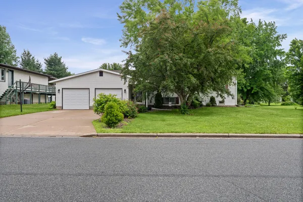 $399,900 | 4016 Mary Drive, Onalaska, WI 54650