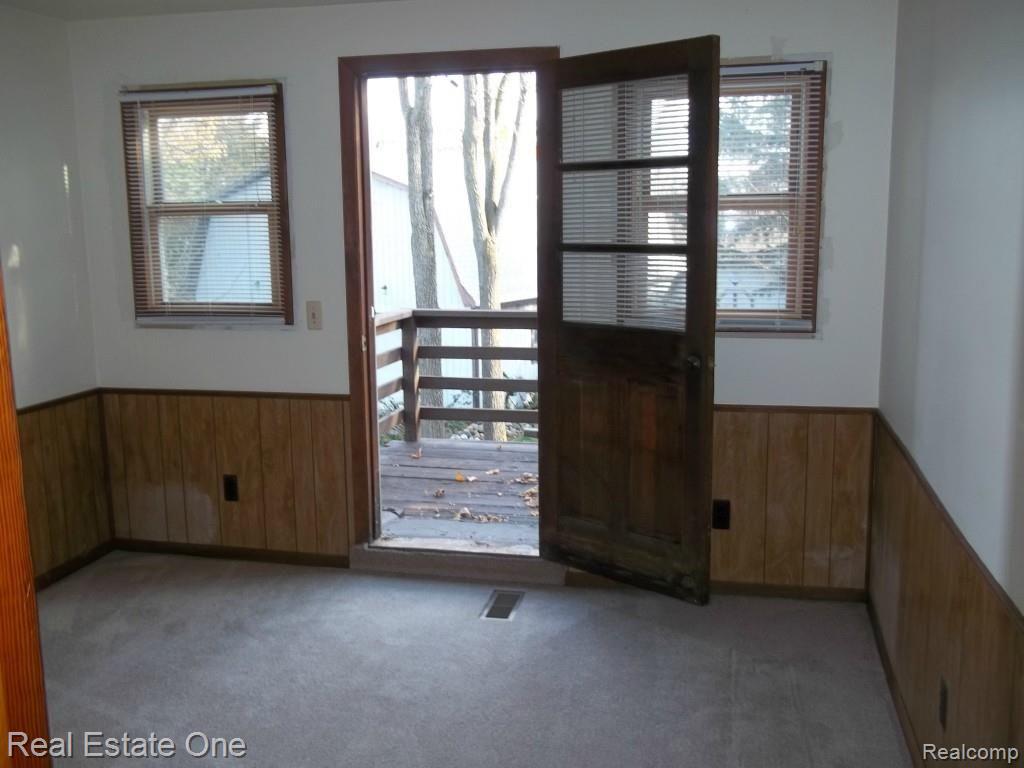 4891 Genesee Road Lapeer, MI 48446 - Photo 20 of 34 2ND FL BD-BALCONY.jpg
