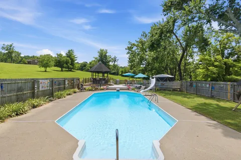 $749,900 | 1004 Longview Drive, Hendersonville, TN 37075