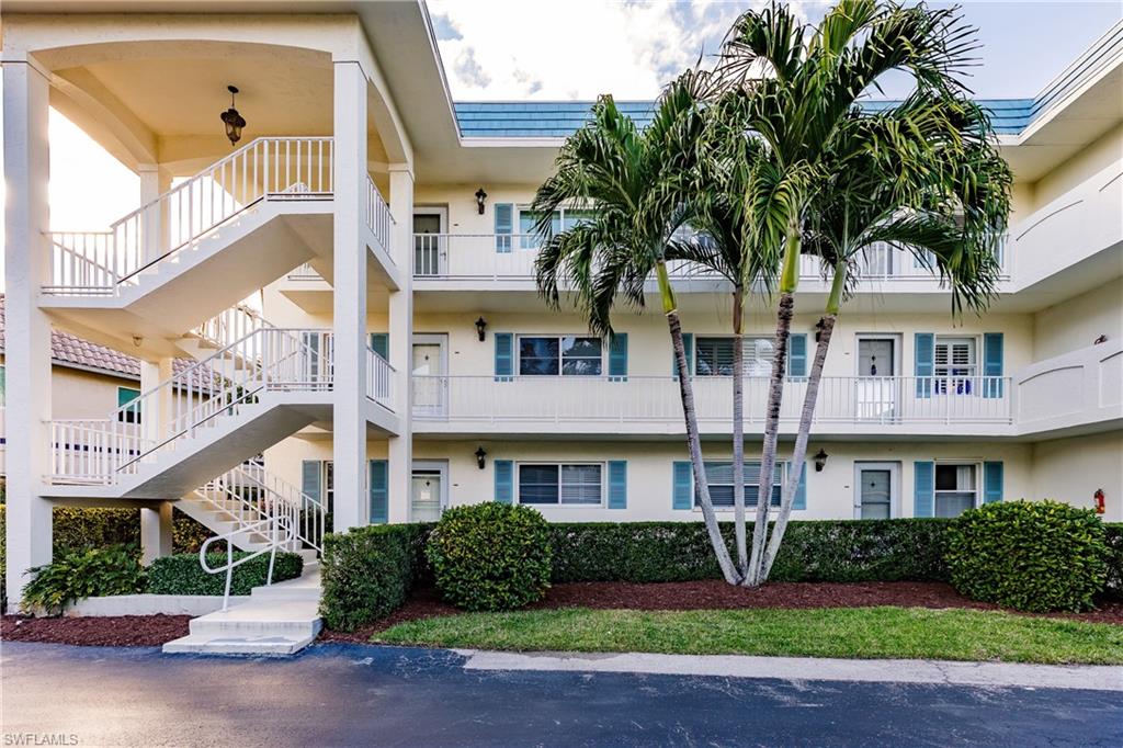 3055 Riviera Drive, Unit 302 Naples, FL 34103 - Photo 3 of 29 Gallery Image 3