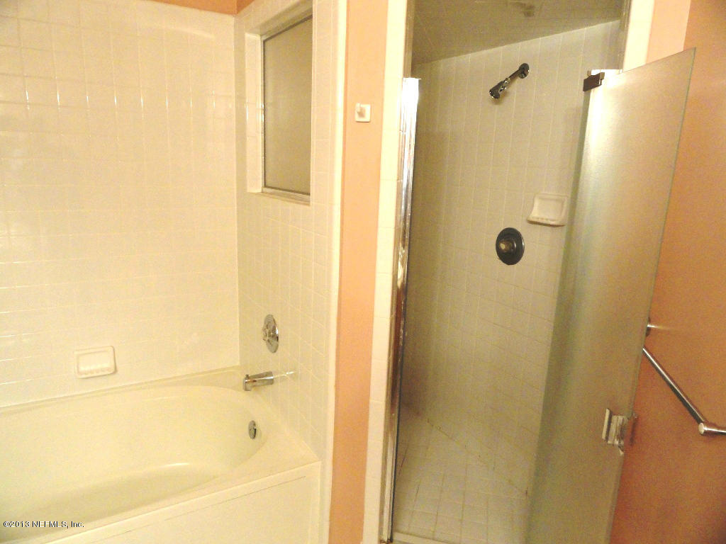 9633 Pritmore Road Jacksonville, FL 32257 - Photo 10 of 17 Walk in shower