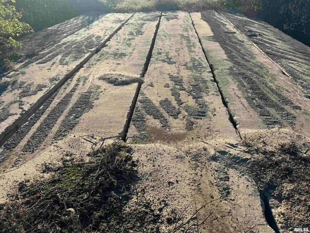 $922,000 | 0 County Road 2100 Road North, Unit COUNTY, Cisne, IL 62823