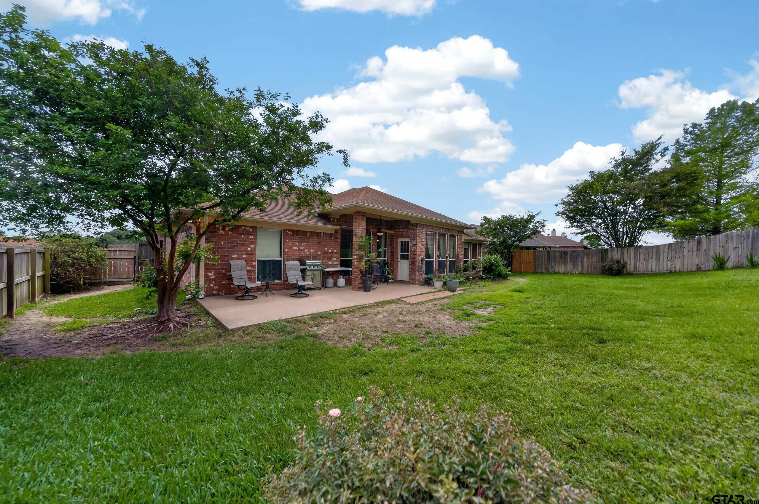 11274 Meadows Drive Flint, TX 75762 - Photo 40 of 43 a view of house with a garden