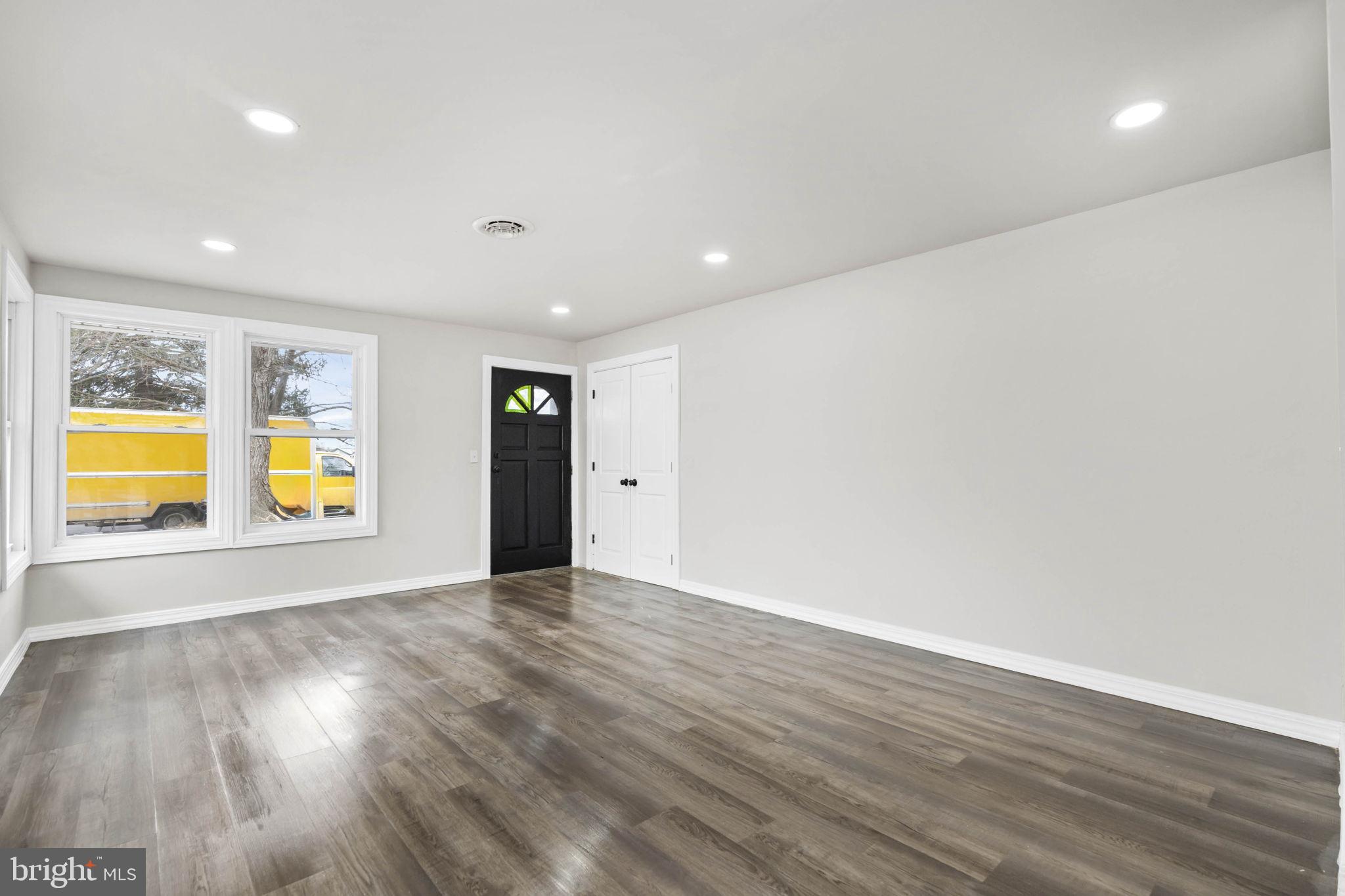 18 Montrose Drive Newark, DE 19713 - Photo 2 of 32