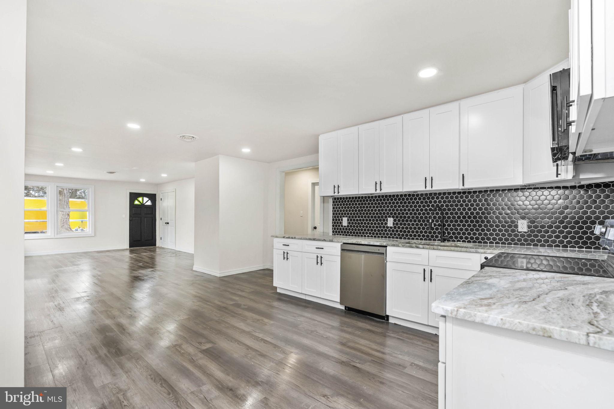 18 Montrose Drive Newark, DE 19713 - Photo 4 of 32