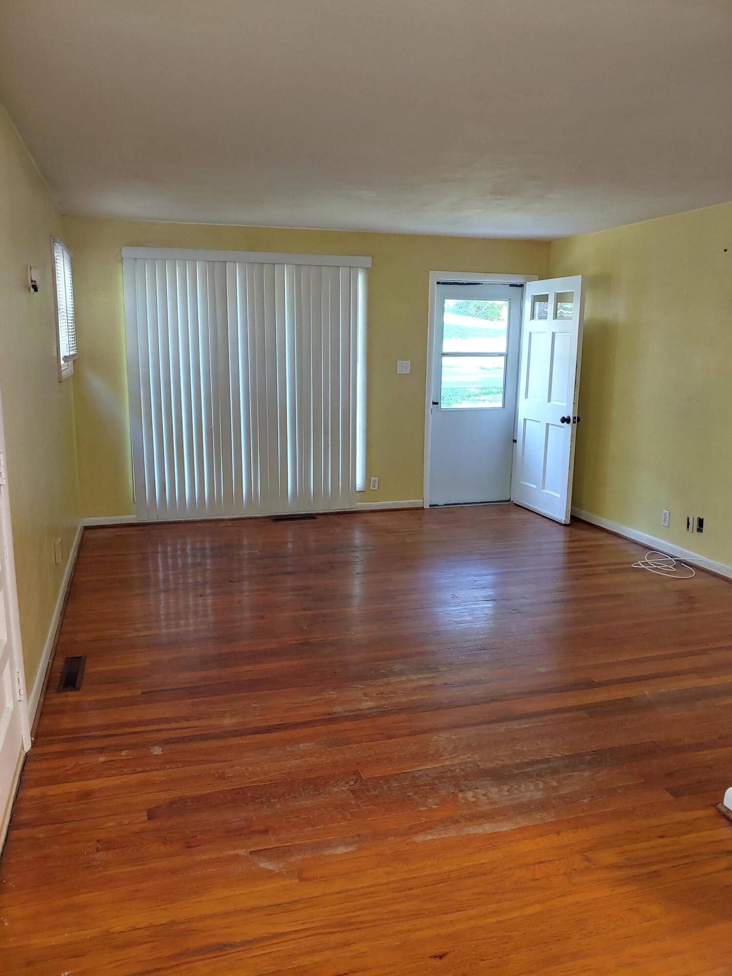3947 Welcome Valley Road Southeast Roanoke, VA 24014 - Photo 2 of 10 Wonderful location