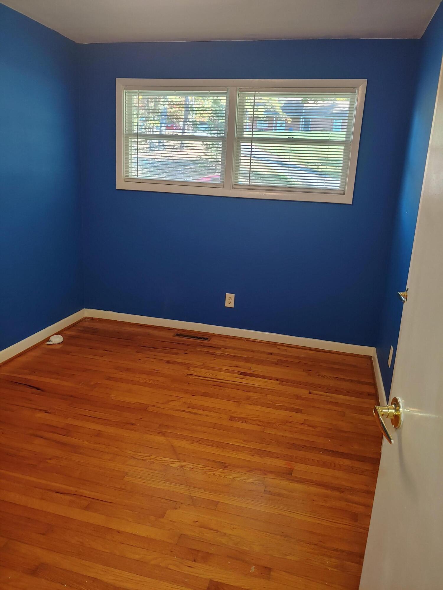 3947 Welcome Valley Road Southeast Roanoke, VA 24014 - Photo 6 of 10 Bedroom 1