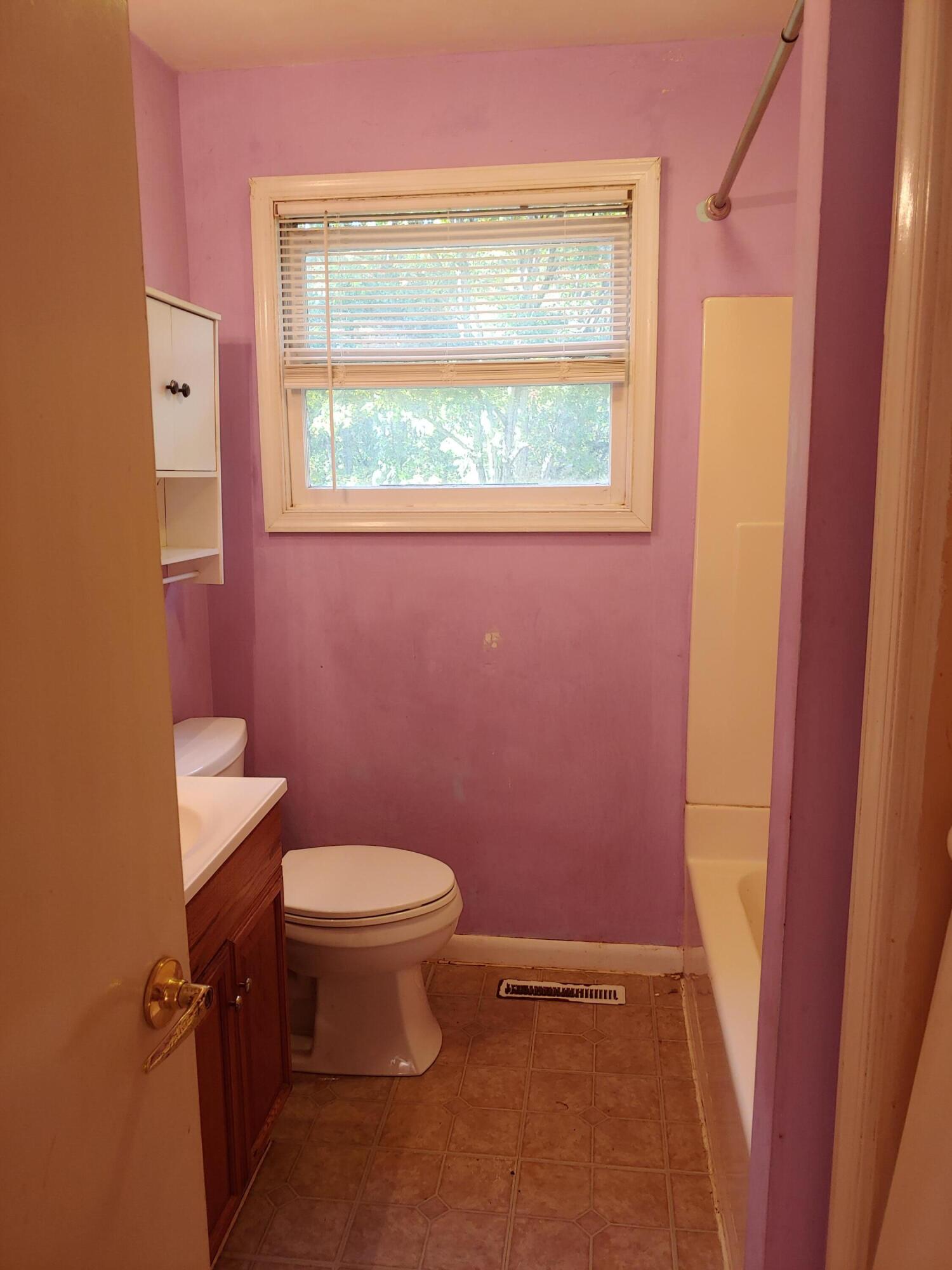 3947 Welcome Valley Road Southeast Roanoke, VA 24014 - Photo 9 of 10 Full Bath