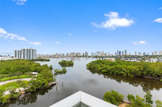 $999,000 | 16385 Biscayne Boulevard, Unit 1007, North Miami Beach, FL 33160